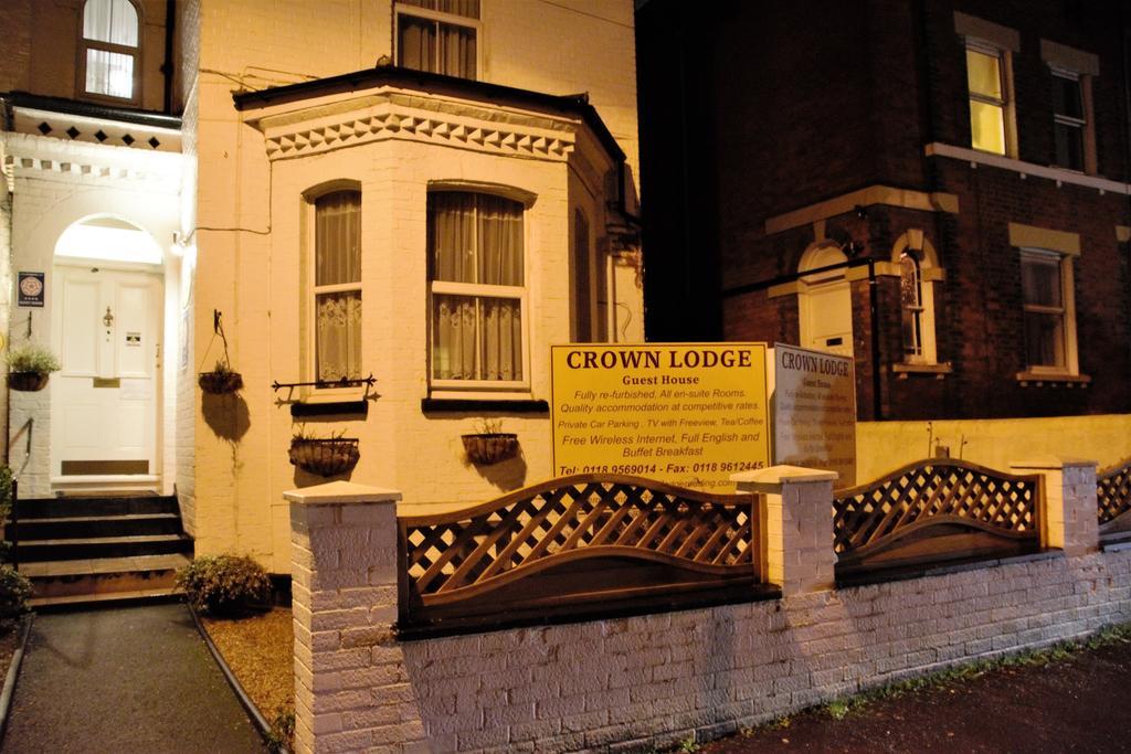 Crown Lodge Guest House Reading Bagian luar foto